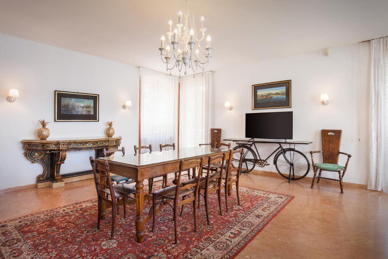 Villa Francesca-Grande Appartamento In Riva Al Lago Brenzone sul Garda Bagian luar foto