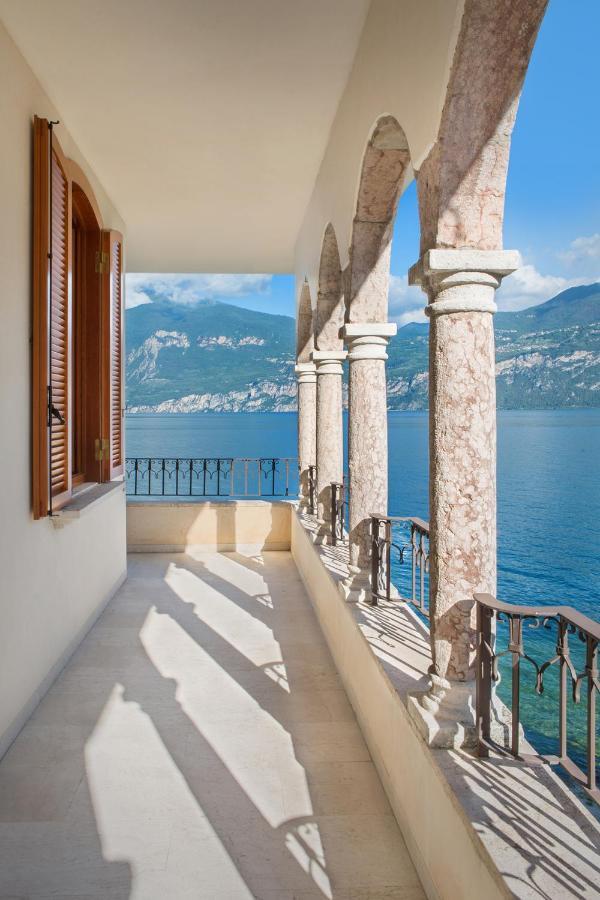 Villa Francesca-Grande Appartamento In Riva Al Lago Brenzone sul Garda Bagian luar foto