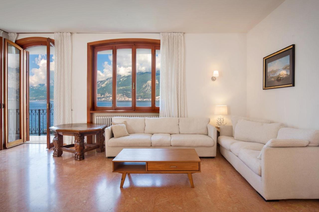 Villa Francesca-Grande Appartamento In Riva Al Lago Brenzone sul Garda Bagian luar foto