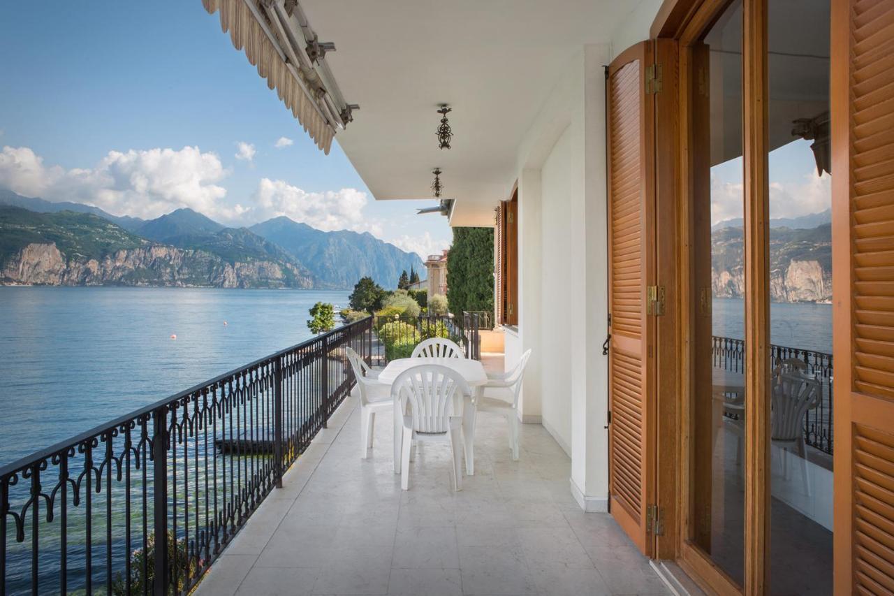 Villa Francesca-Grande Appartamento In Riva Al Lago Brenzone sul Garda Bagian luar foto